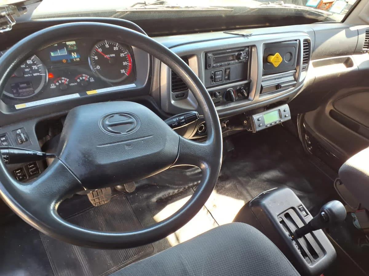 2018 Hino 268 in Kearny, NJ — photo 9