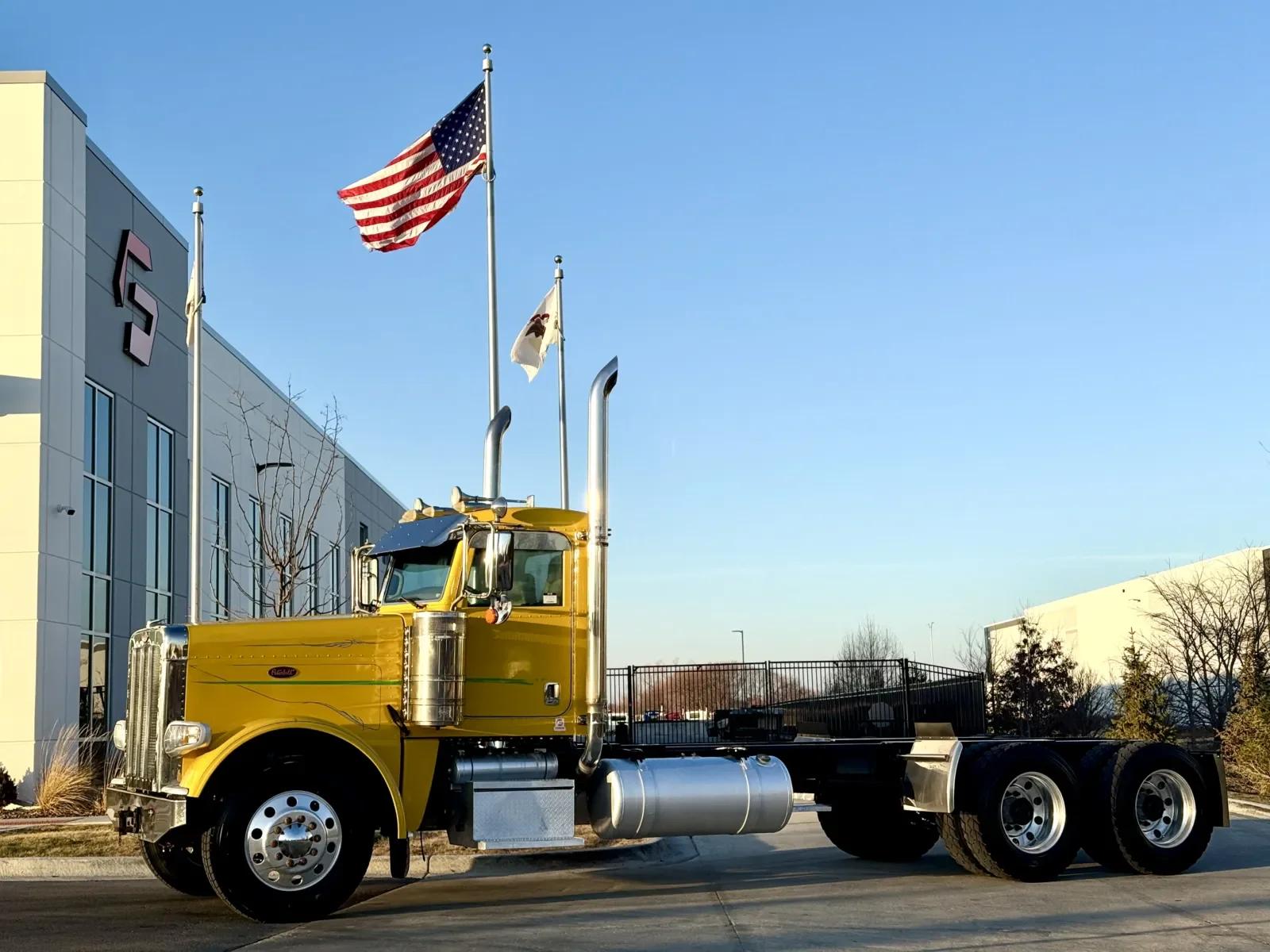 2016 Peterbilt 389