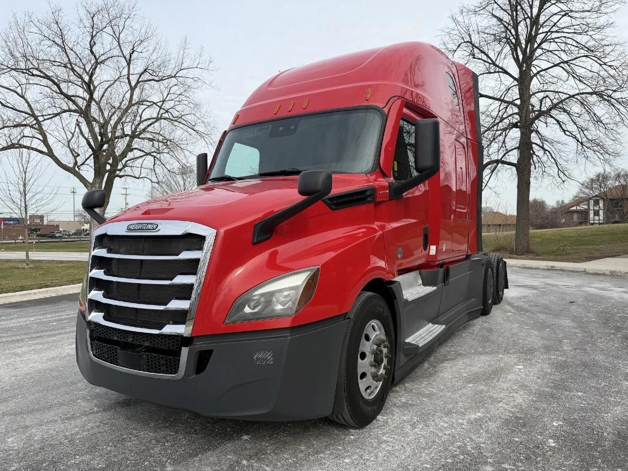 2023 Freightliner Cascadia in Frontage Road Shorewood, IL — photo 5