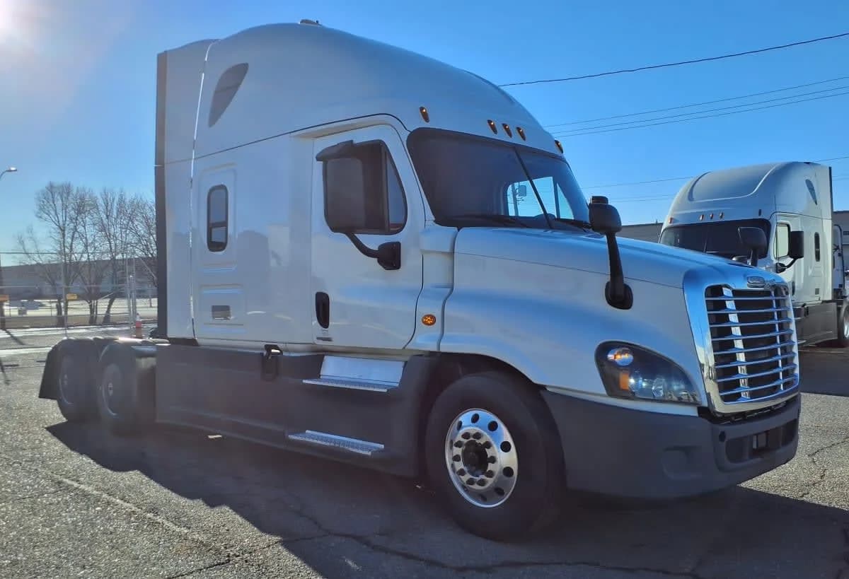 2020 Freightliner Cascadia in Memphis, TN — photo 3