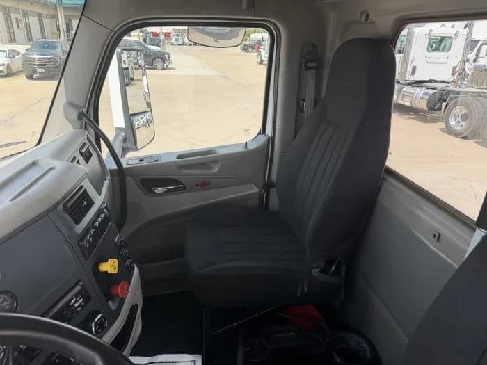 2019 Peterbilt 579 — photo 27