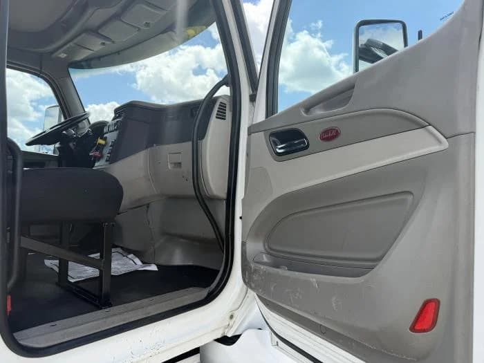 2019 Peterbilt 579 — photo 24