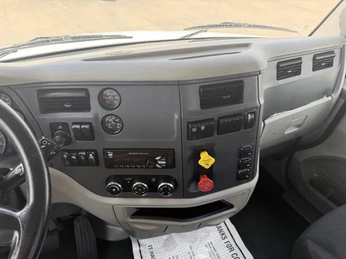 2019 Peterbilt 579 — photo 31