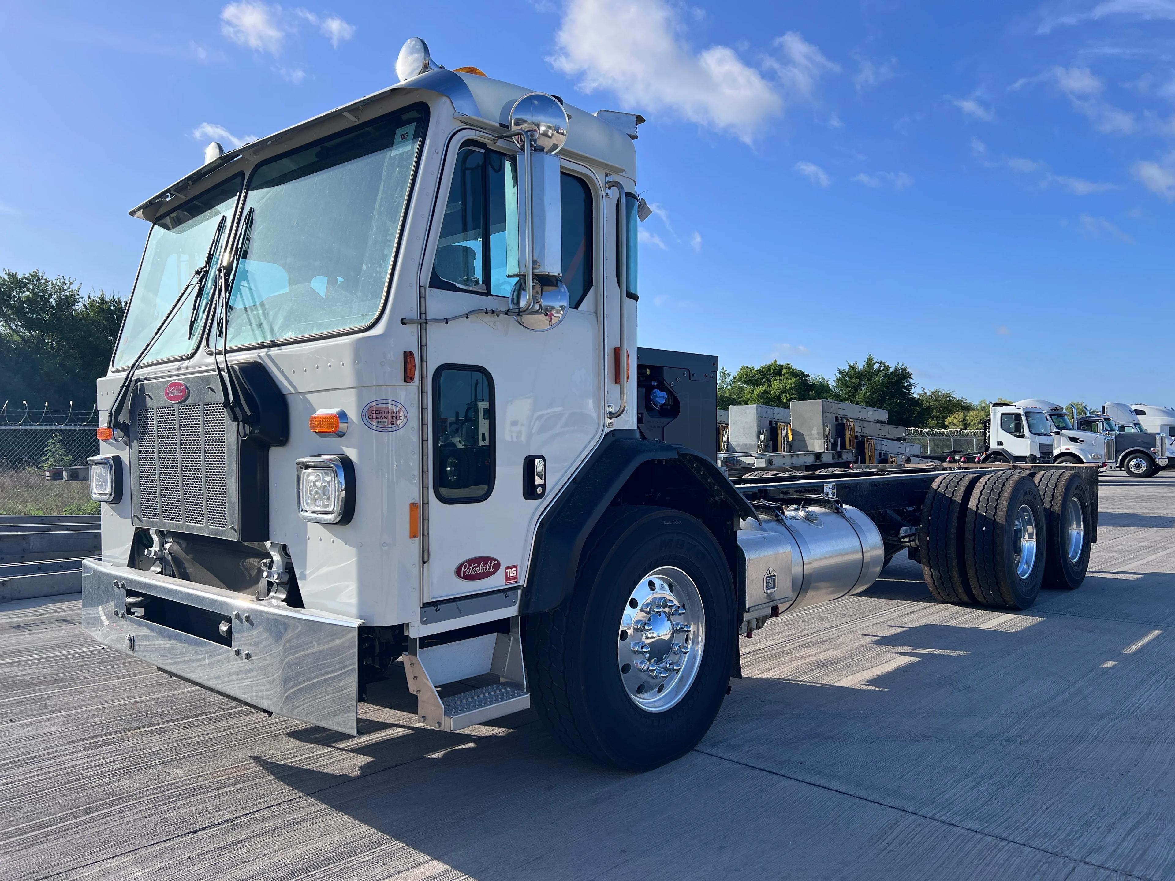 2026 Peterbilt 520