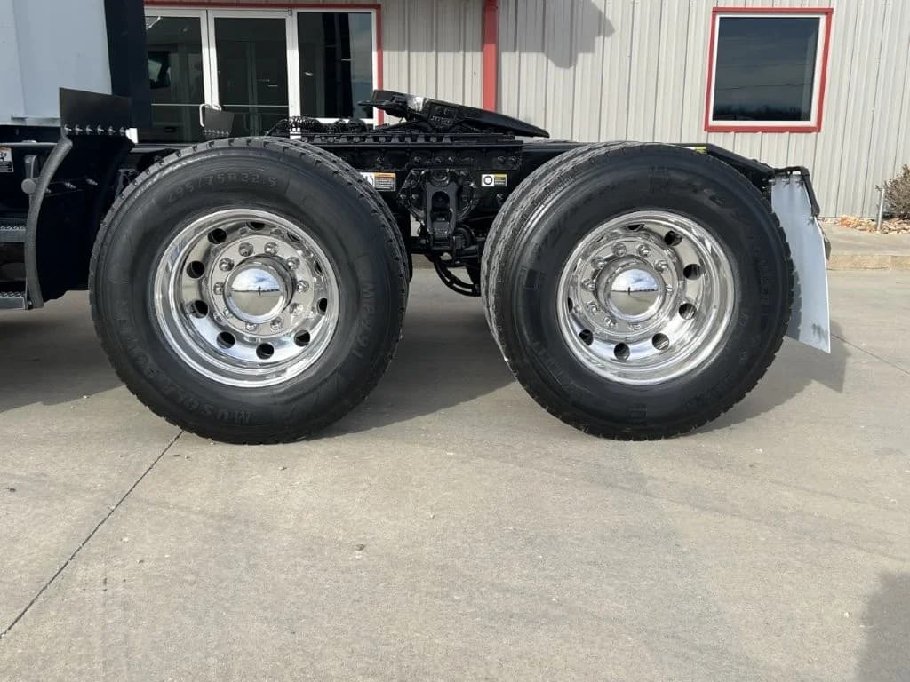 2021 Peterbilt 579 in Sikeston, MO — photo 7