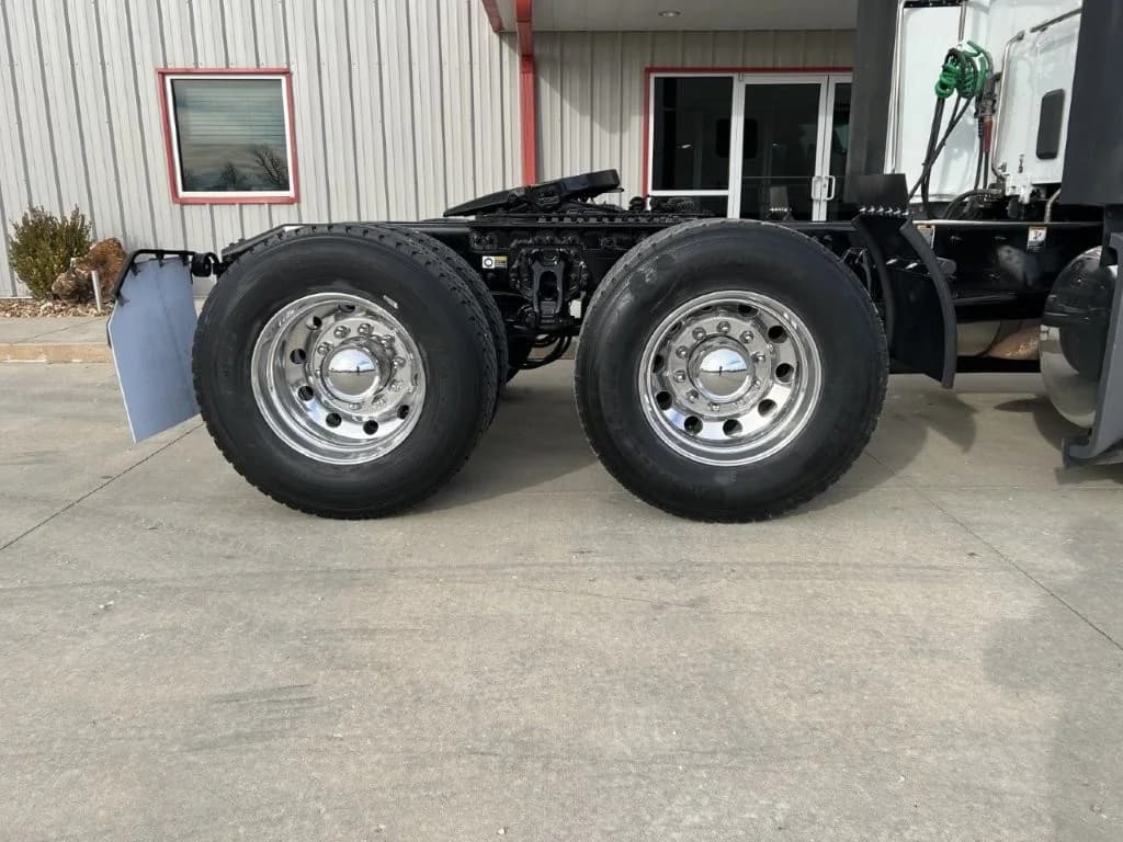 2021 Peterbilt 579 in Sikeston, MO — photo 10