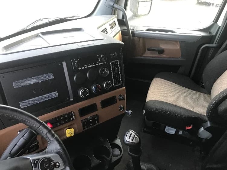 2022 Freightliner Cascadia in Chicago (Melrose Park), IL — photo 10