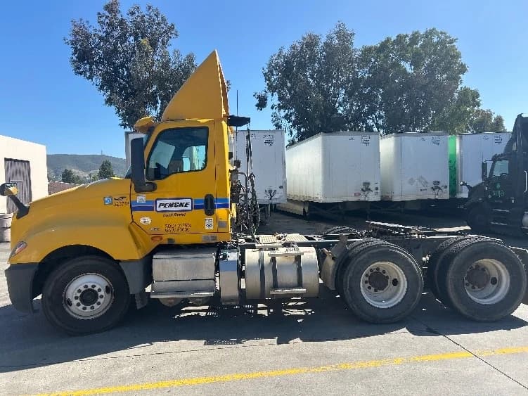 2019 International LT in Fontana, CA — photo 4