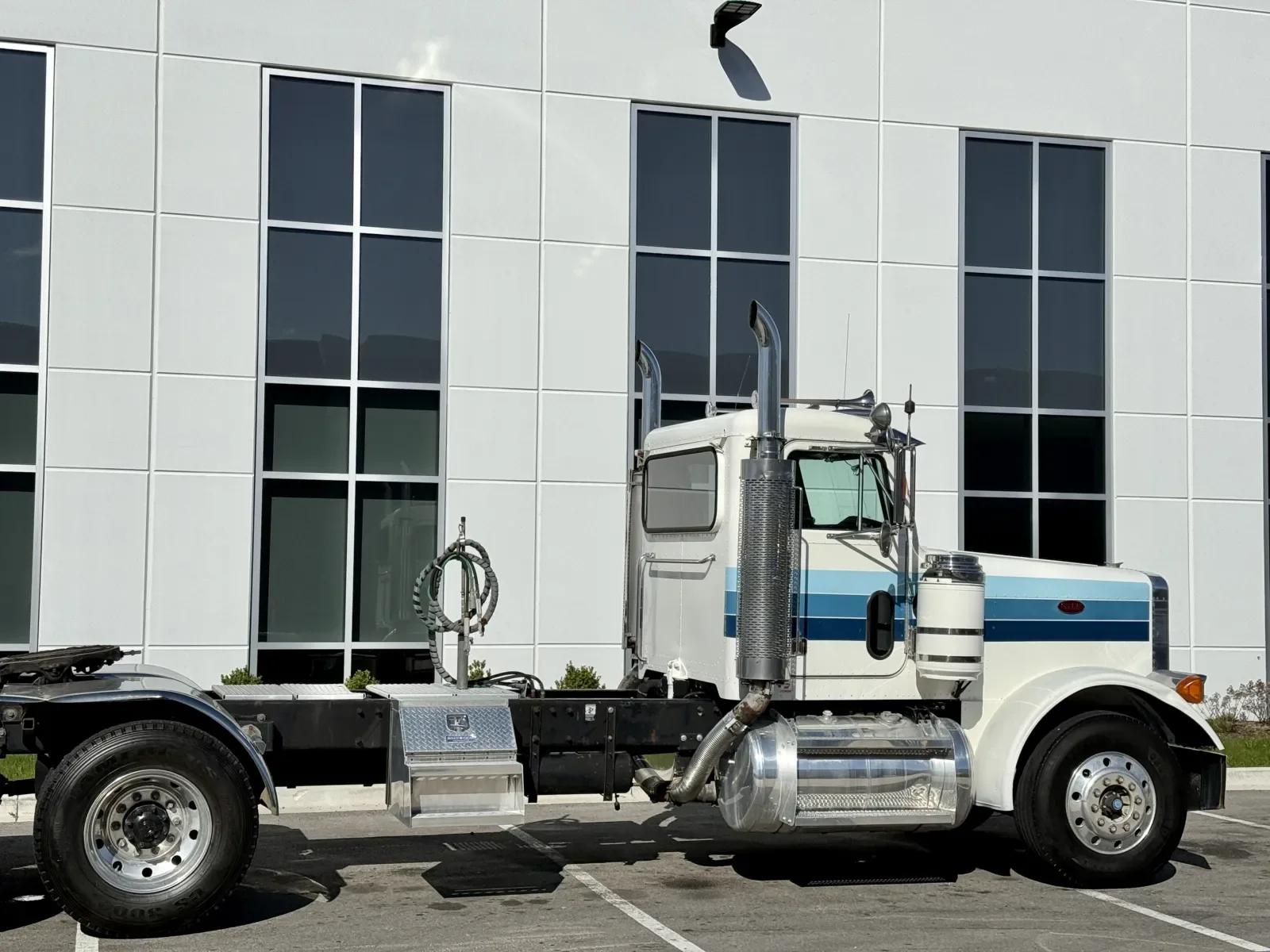 1998 Peterbilt 379 in New Lenox, IL — photo 7