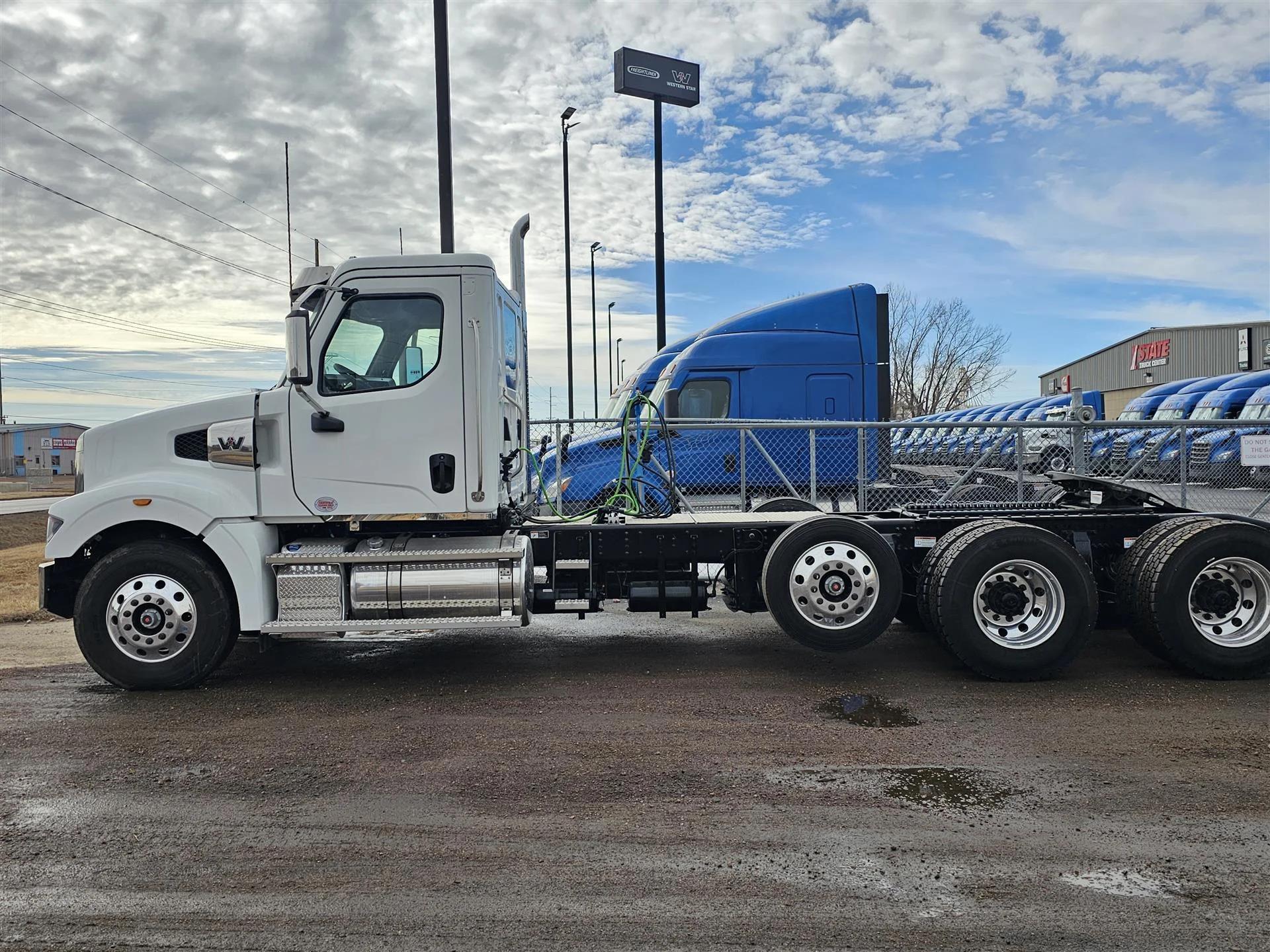 2025 Western Star 49X in Sioux City, IA — photo 7
