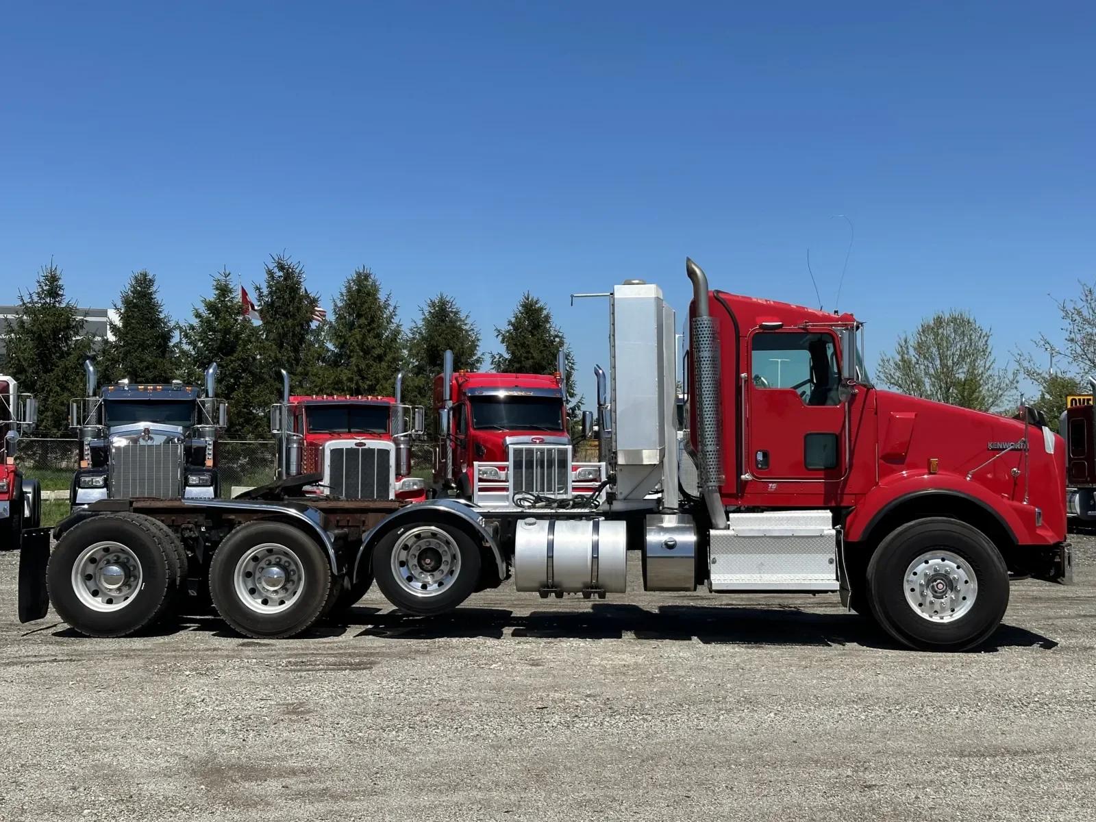 2012 Kenworth T800 in New Lenox, IL — photo 3