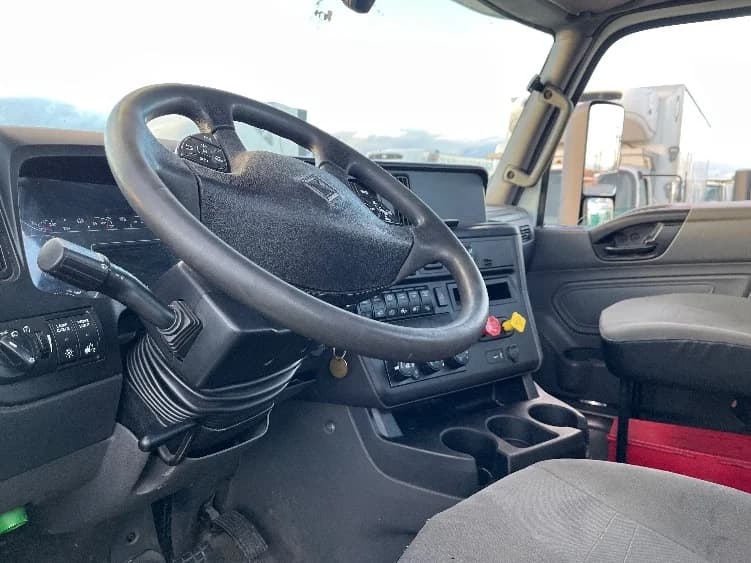 2019 International LT in Piqua, OH — photo 10