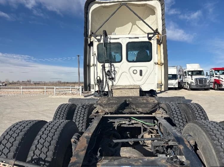 2021 Freightliner Cascadia in Aurora, CO — photo 6
