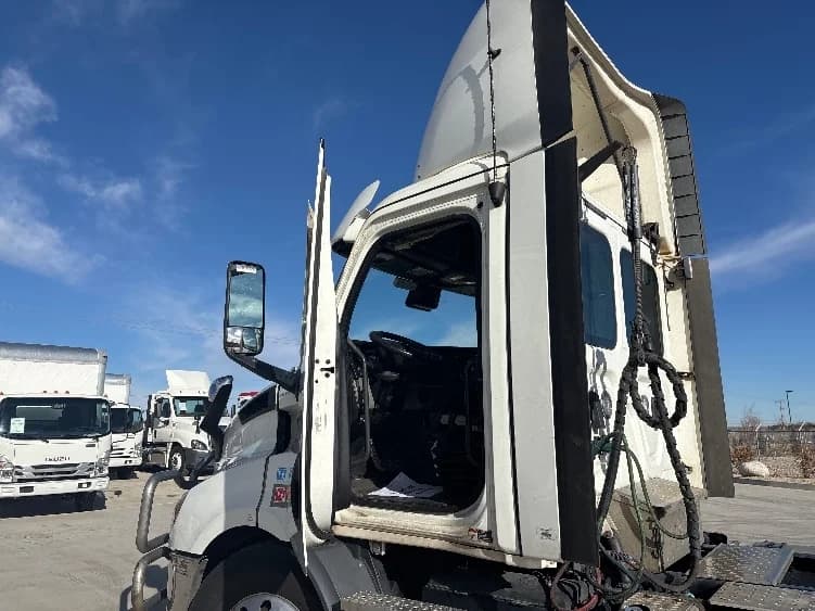 2021 Freightliner Cascadia in Aurora, CO — photo 9
