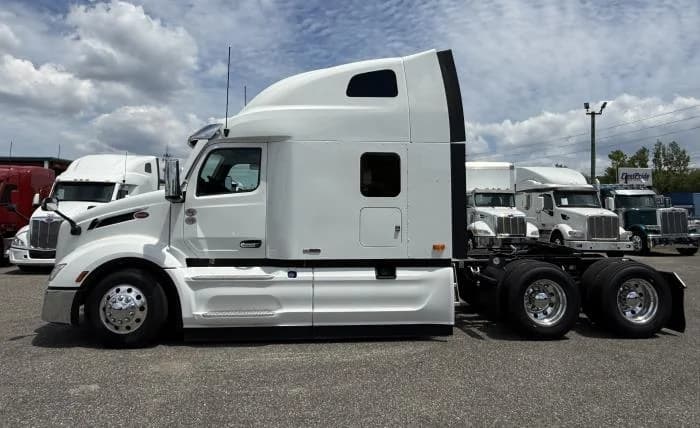 2027 Peterbilt 579 in Jacksonville, FL — photo 3