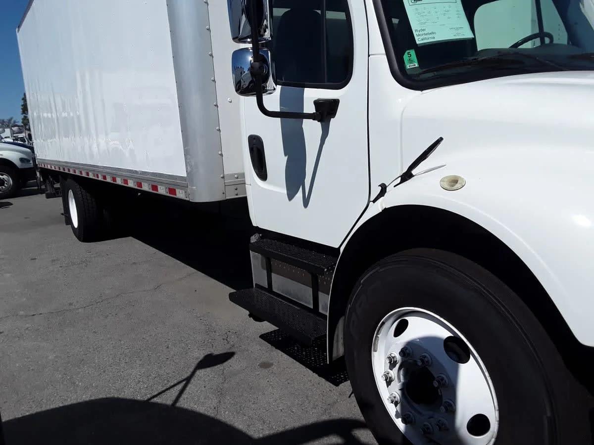 2018 Freightliner M2 106 in Montebello, CA — photo 11