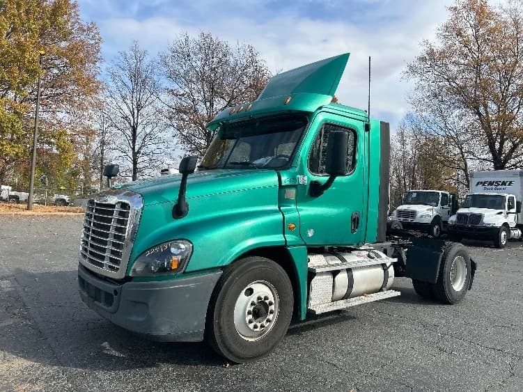 2019 Freightliner Cascadia in Charlotte, NC — photo 3