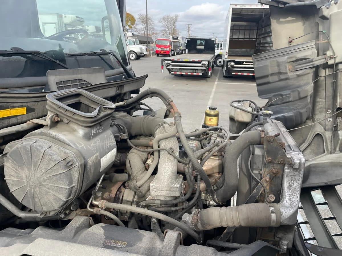 2015 Hino 338 in Farmingdale, NY — photo 8
