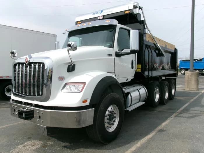2026 International HX — photo 3