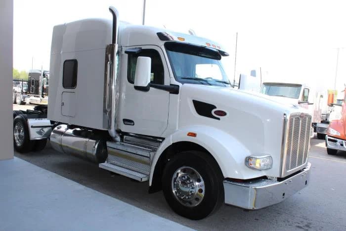 2022 Peterbilt 567 — photo 9