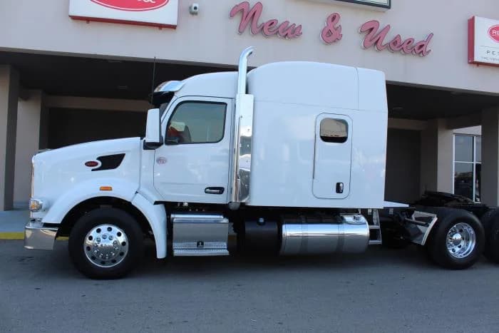 2022 Peterbilt 567 — photo 4
