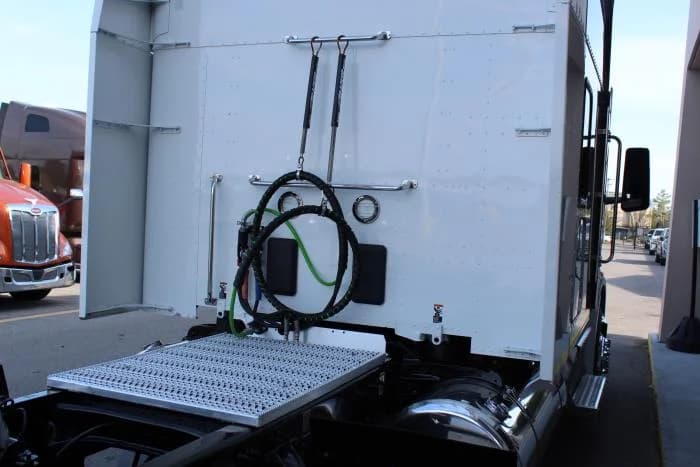 2022 Peterbilt 567 — photo 8