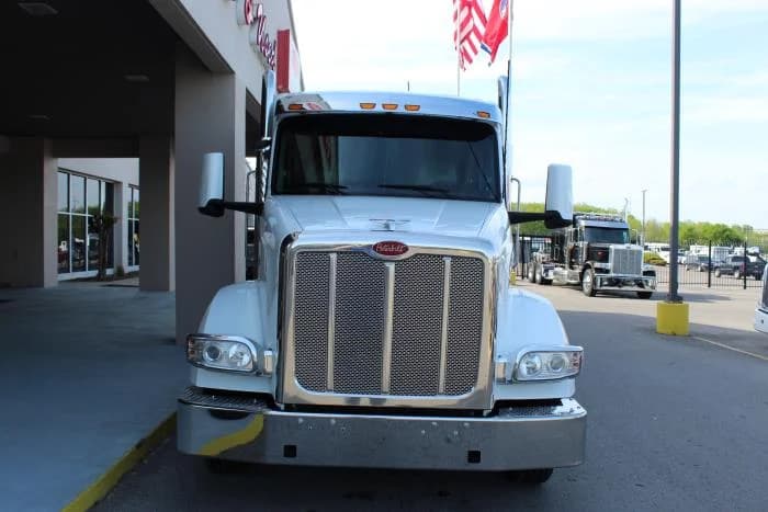 2022 Peterbilt 567 — photo 3