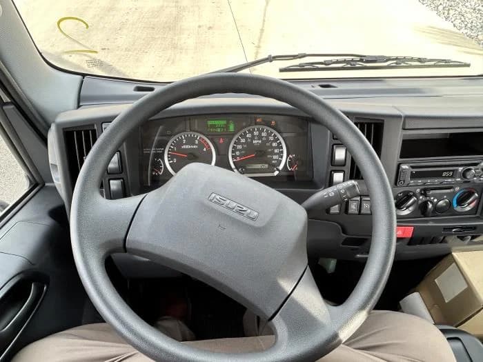 2024 Isuzu NRR — photo 13