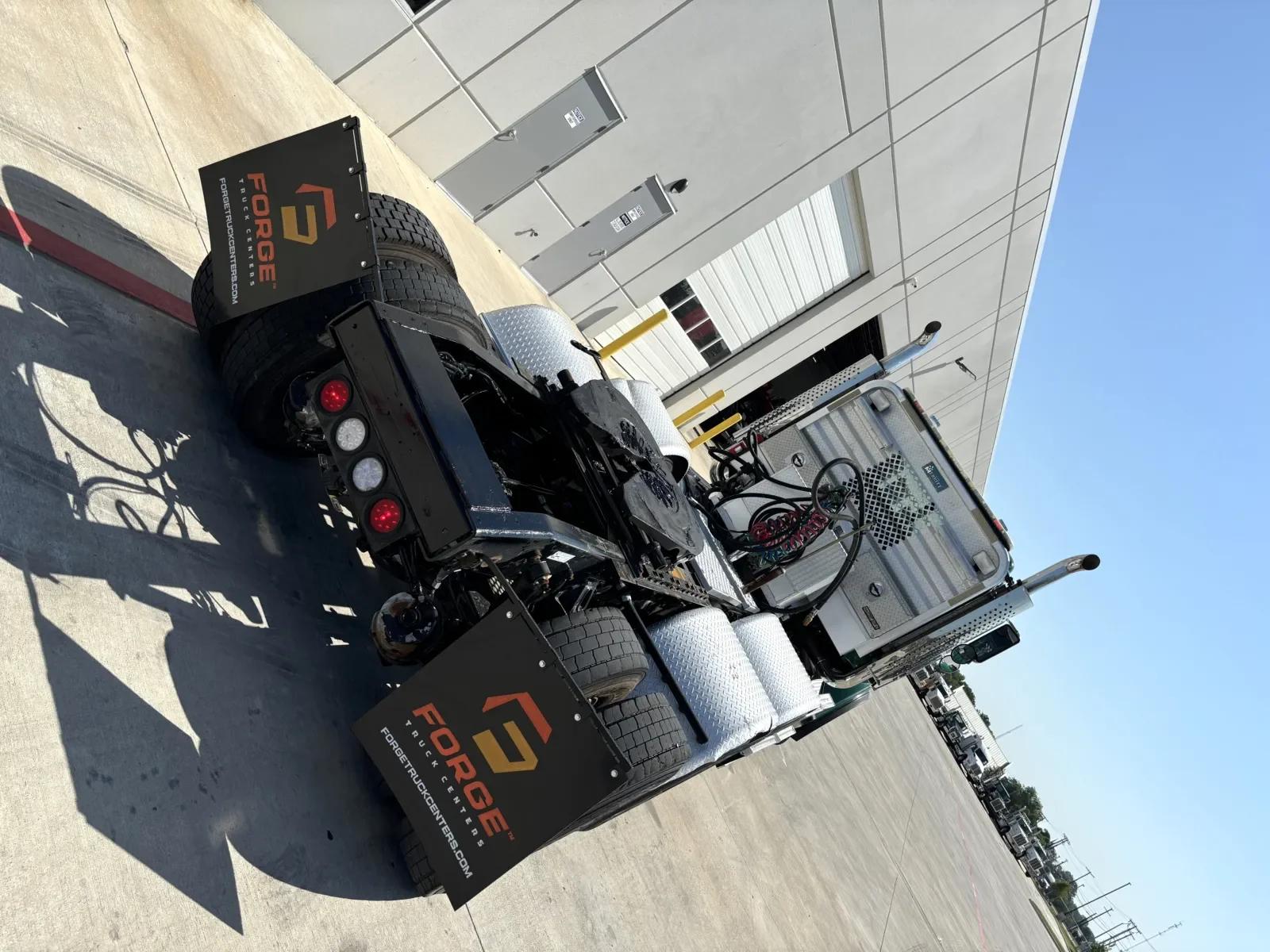 2015 Western Star 4900 in Hutchins, TX — photo 11