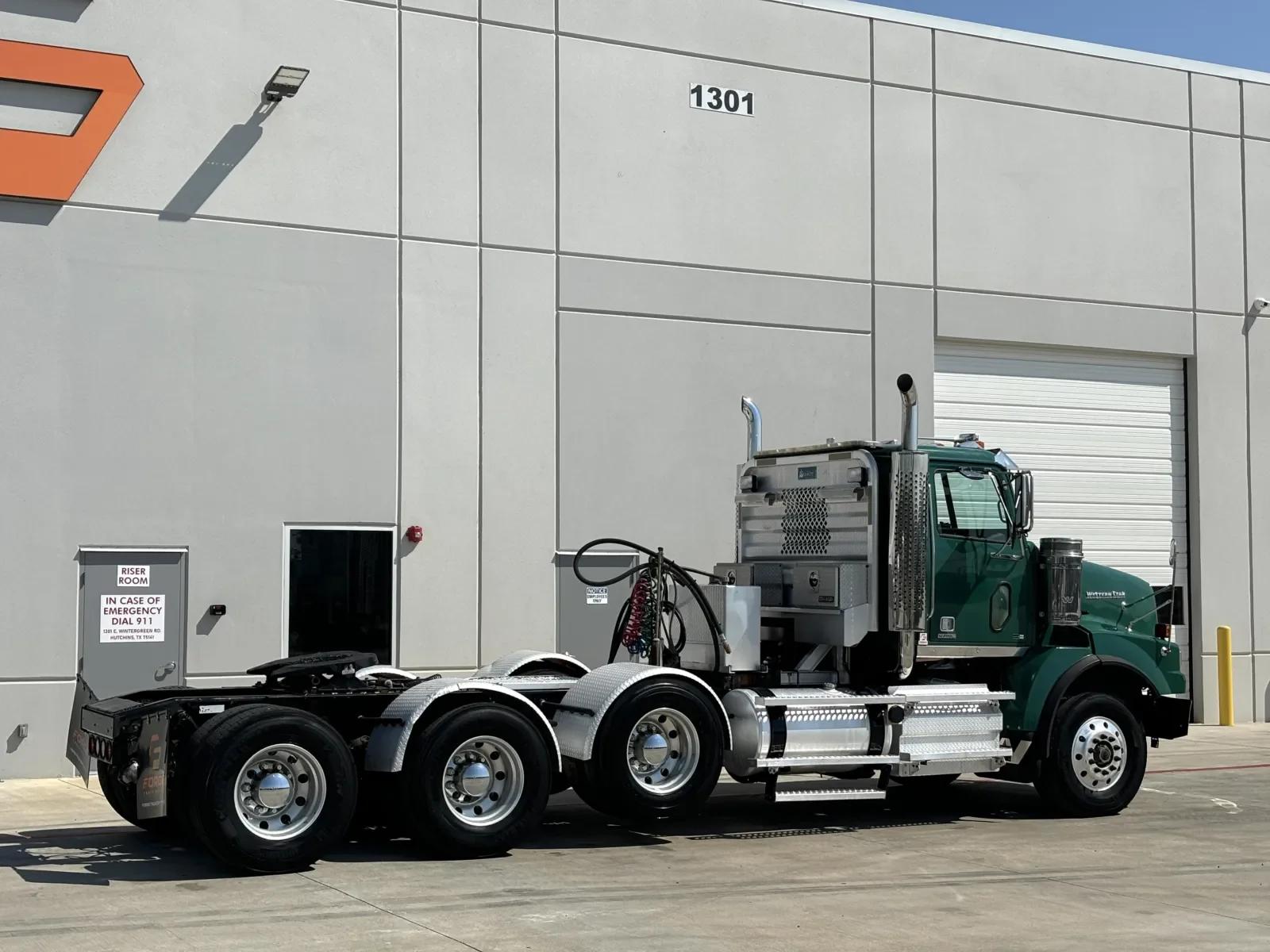 2015 Western Star 4900 in Hutchins, TX — photo 5