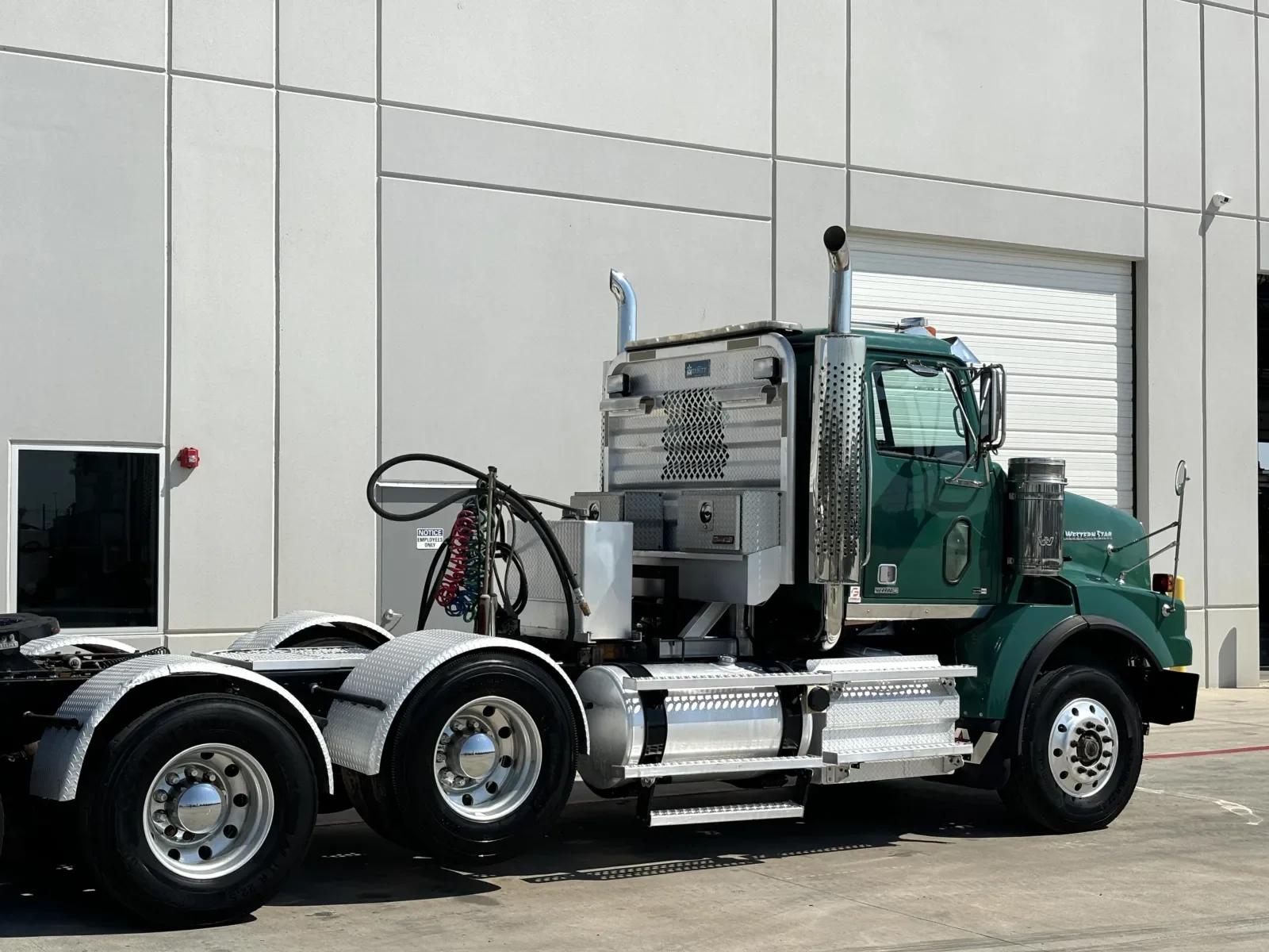 2015 Western Star 4900 in Hutchins, TX — photo 7