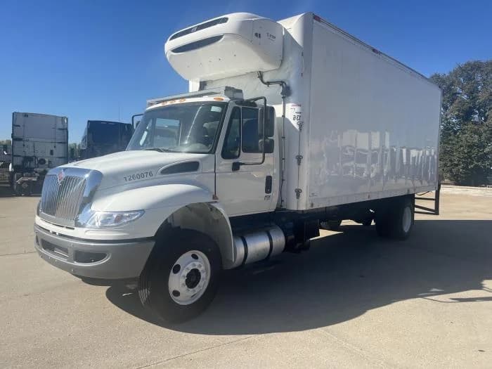 2016 International 4300 in Kansas City, MO — photo 2