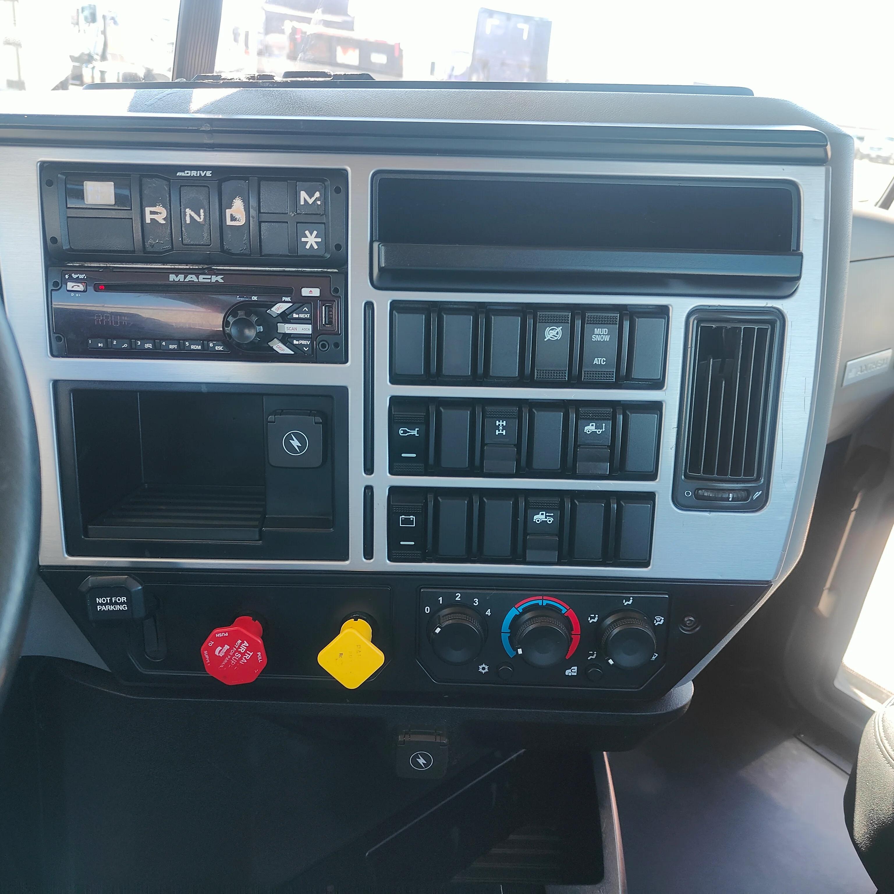 2019 Mack Anthem in Salina, KS — photo 13