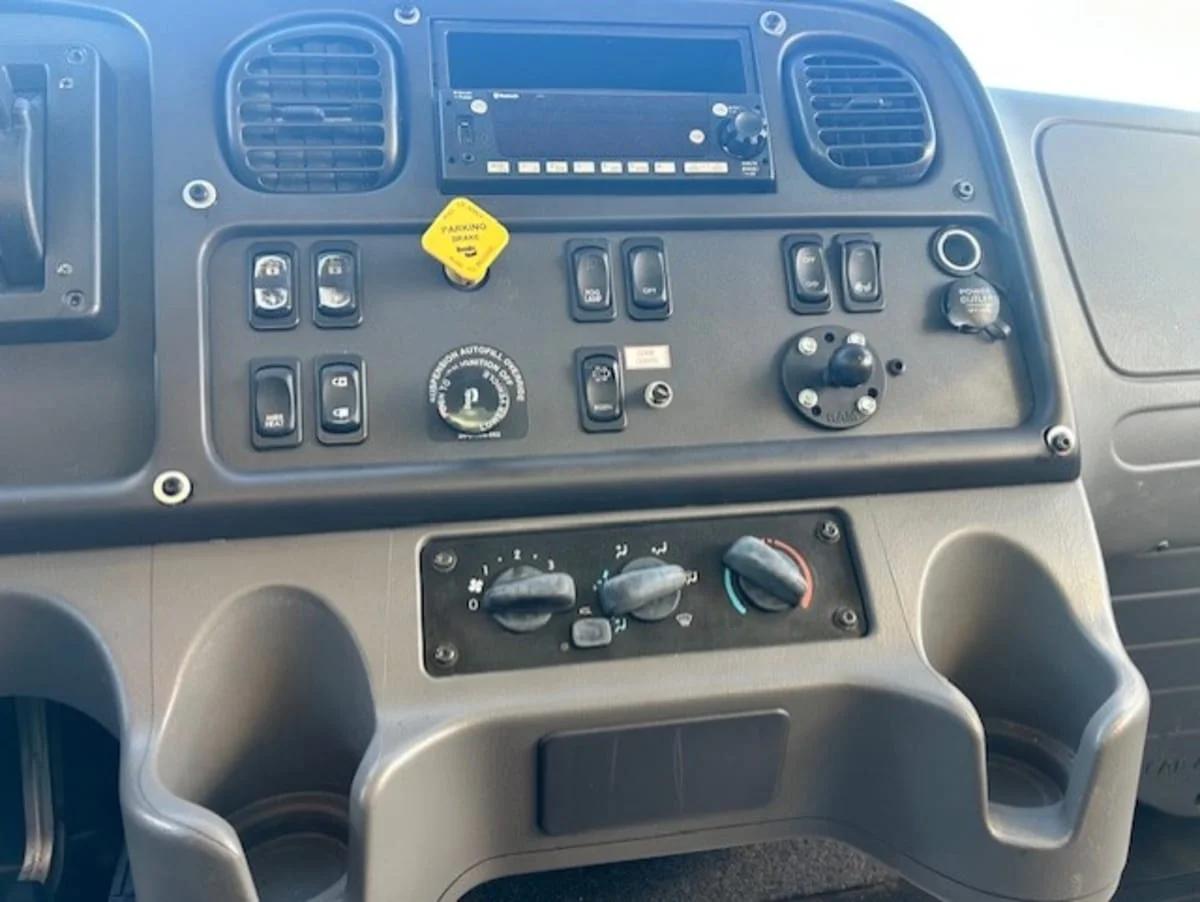2015 Freightliner M2 106 in Salt Lake City, UT — photo 15