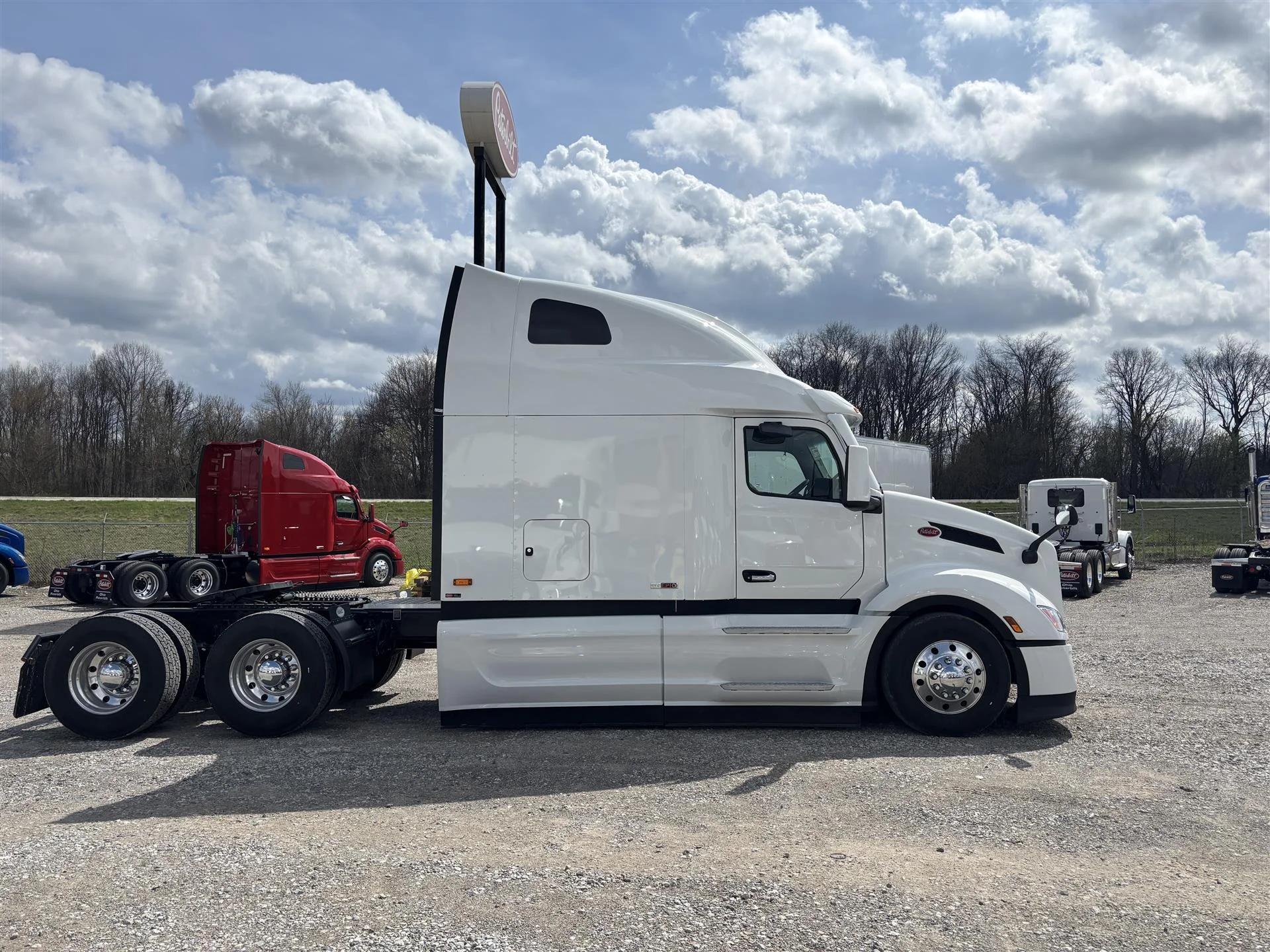2027 Peterbilt 579 in Canton, OH