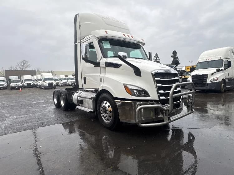 2021 Freightliner Cascadia in West Sacramento, CA