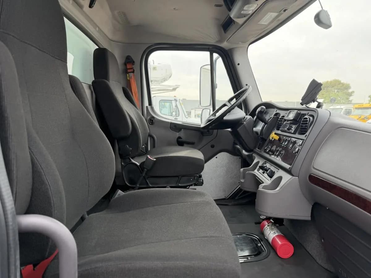 2021 Freightliner M2 106 in Phoenix, AZ — photo 14