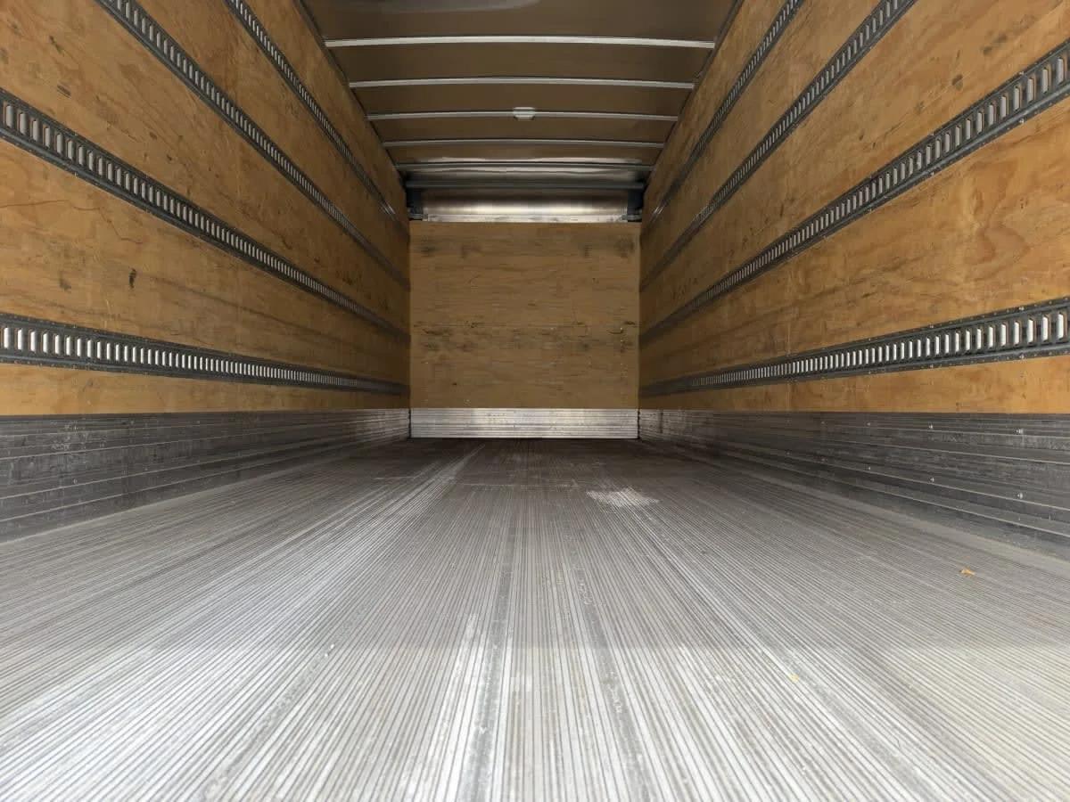 2021 Freightliner M2 106 in Phoenix, AZ — photo 8