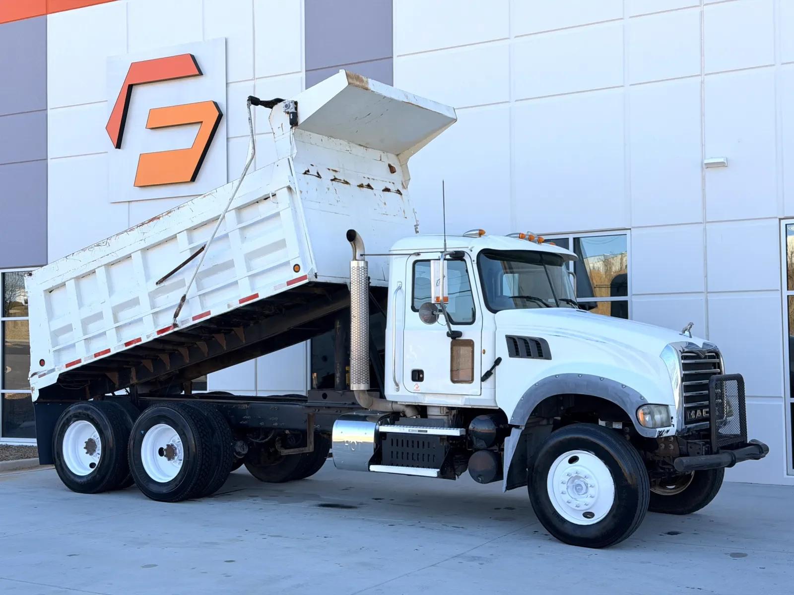 2011 Mack Granite