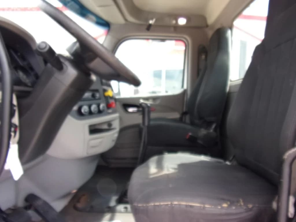 2020 Peterbilt 567 in Fort Smith, AR — photo 12