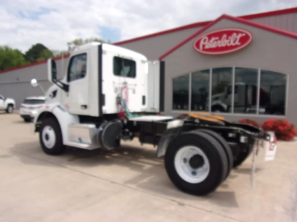 2020 Peterbilt 567 in Fort Smith, AR — photo 4
