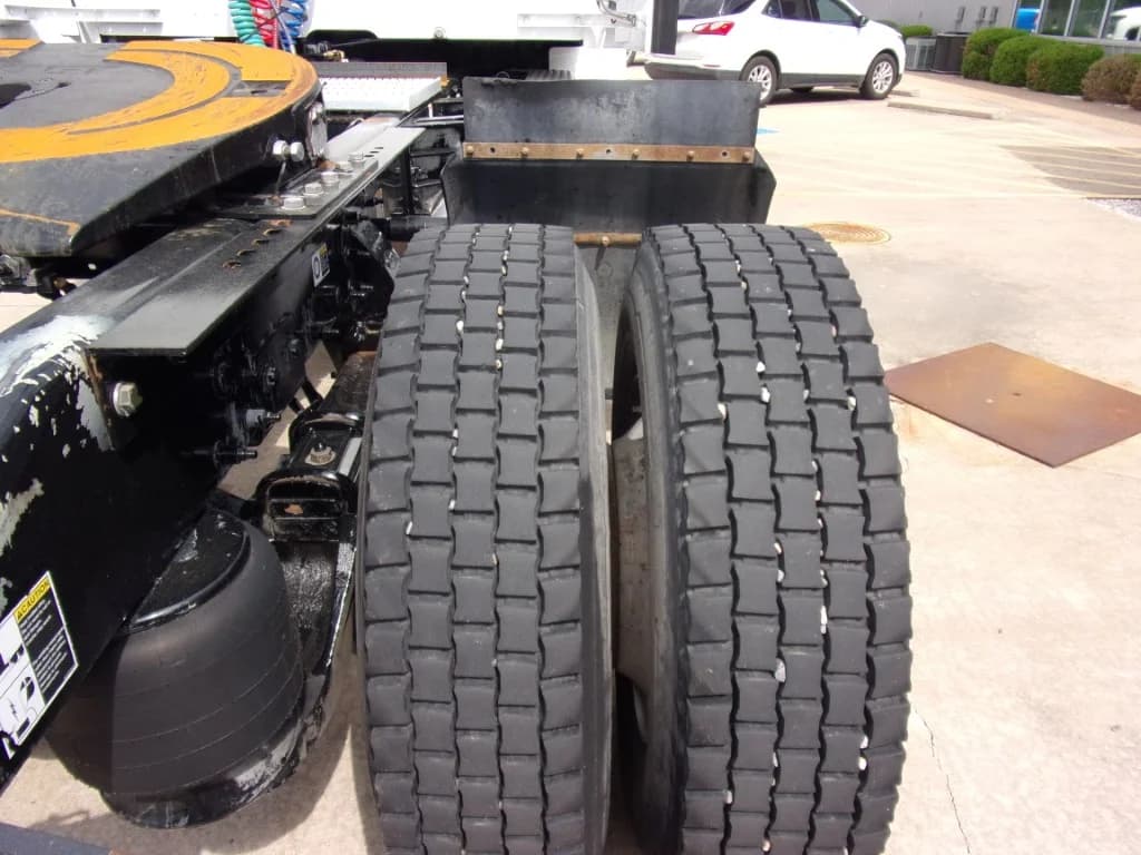 2020 Peterbilt 567 in Fort Smith, AR — photo 8