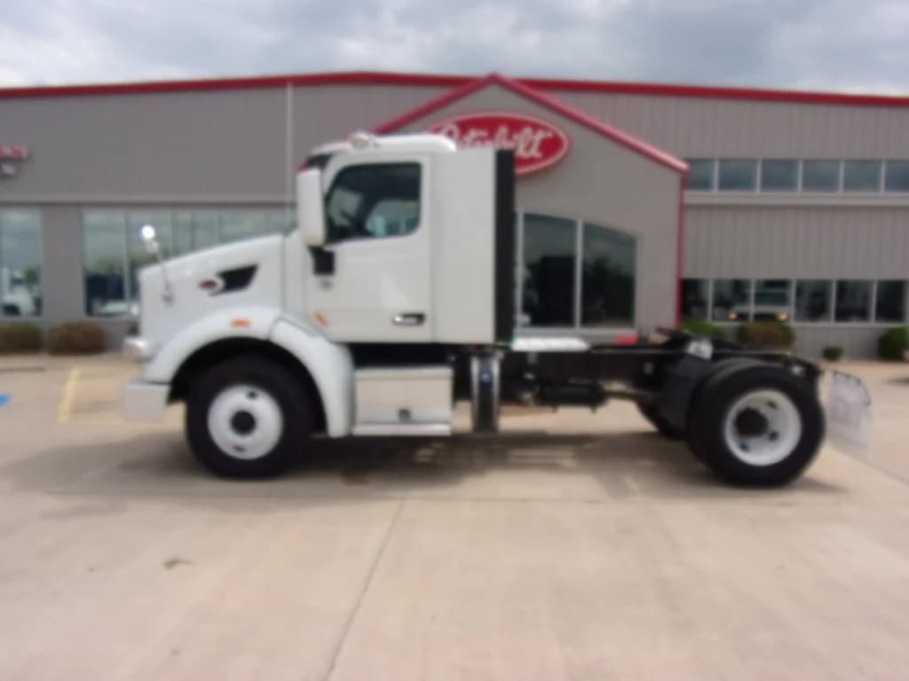 2020 Peterbilt 567 in Fort Smith, AR — photo 5
