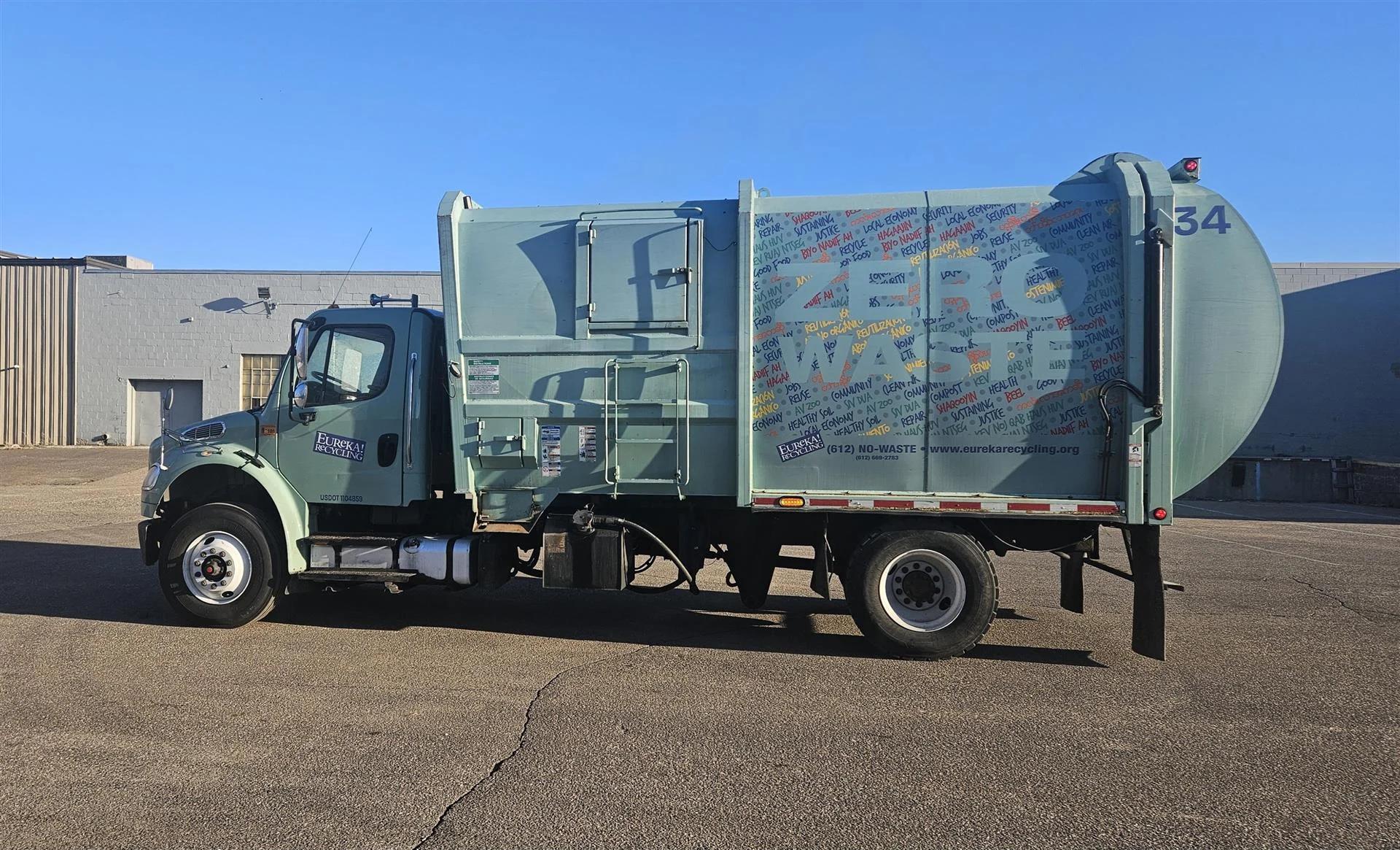 2020 Freightliner M2 106 in Inver Grove Heights, MN — photo 2