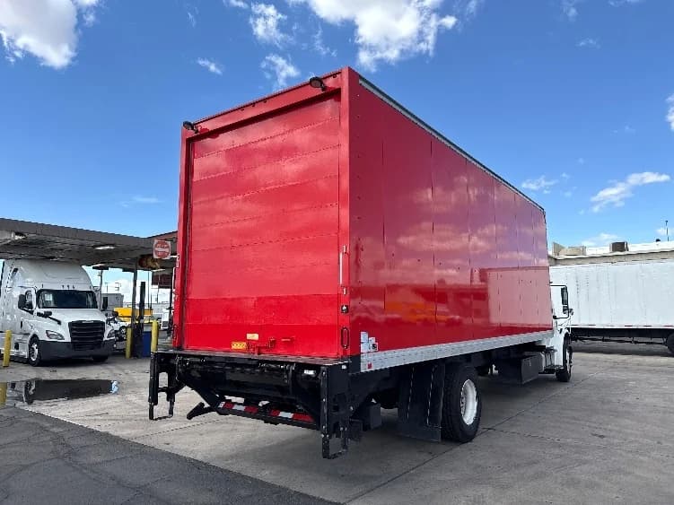 2019 Freightliner M2 106 in Phoenix, AZ — photo 6