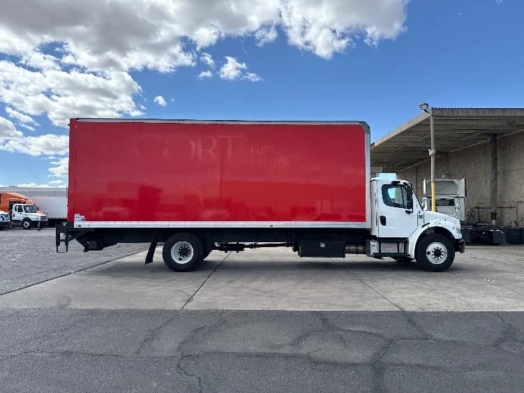 2019 Freightliner M2 106 in Phoenix, AZ — photo 4