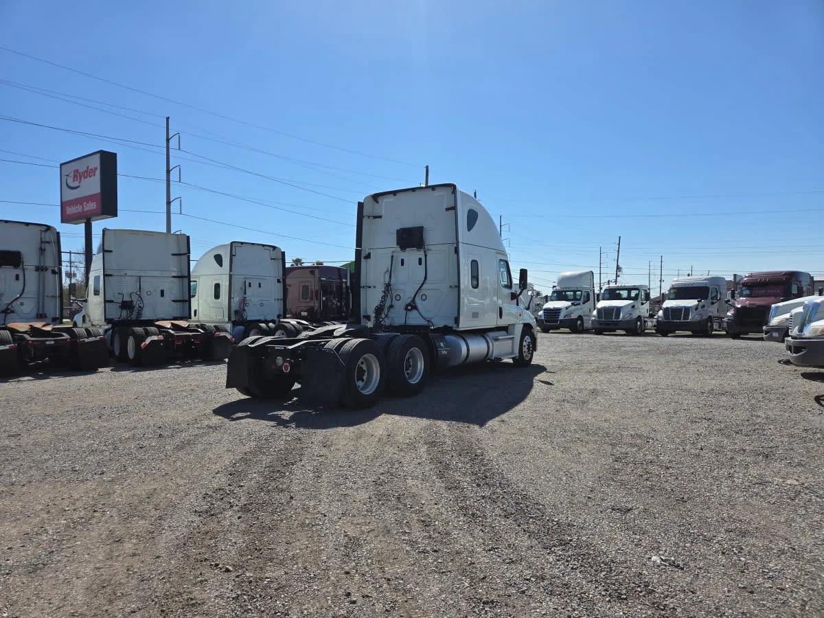 2019 Freightliner Cascadia in St. Rose, LA — photo 4