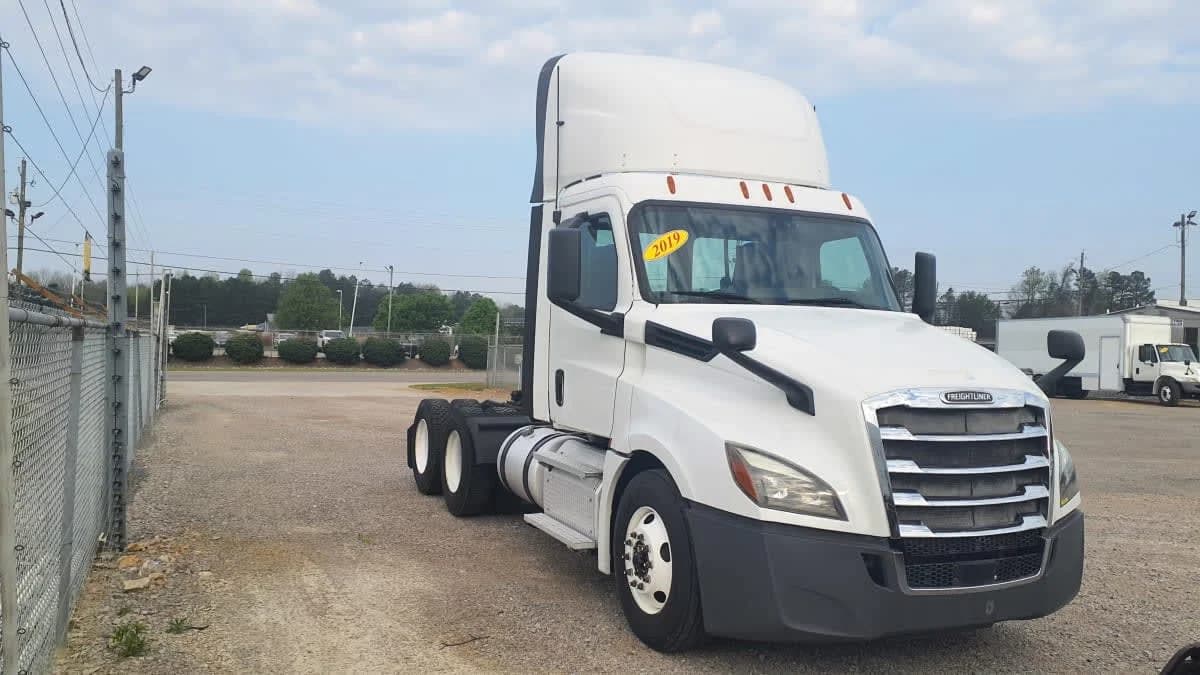 2019 Freightliner Cascadia in Birmingham, AL — photo 3
