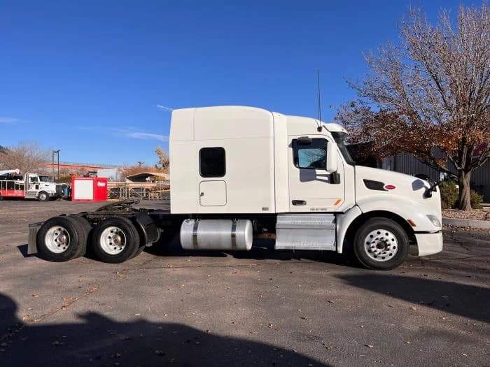 2022 Peterbilt 579 in Albuquerque, NM — photo 6