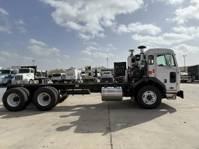 2025 Peterbilt 520 in Laredo, TX — photo 7